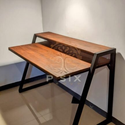 TABLE WITH MONITOR RISER